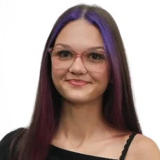Makayla Barnard, Nail Technician